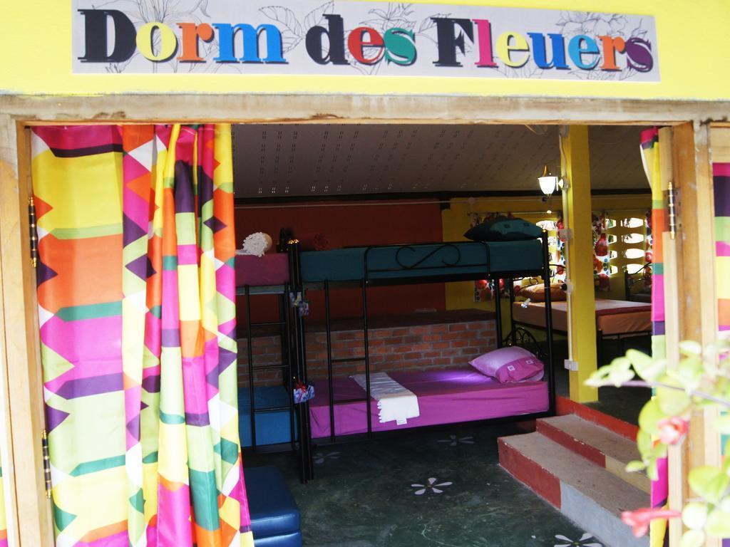 Dorm Des Fleurs Hostel Khao Lak Exteriér fotografie